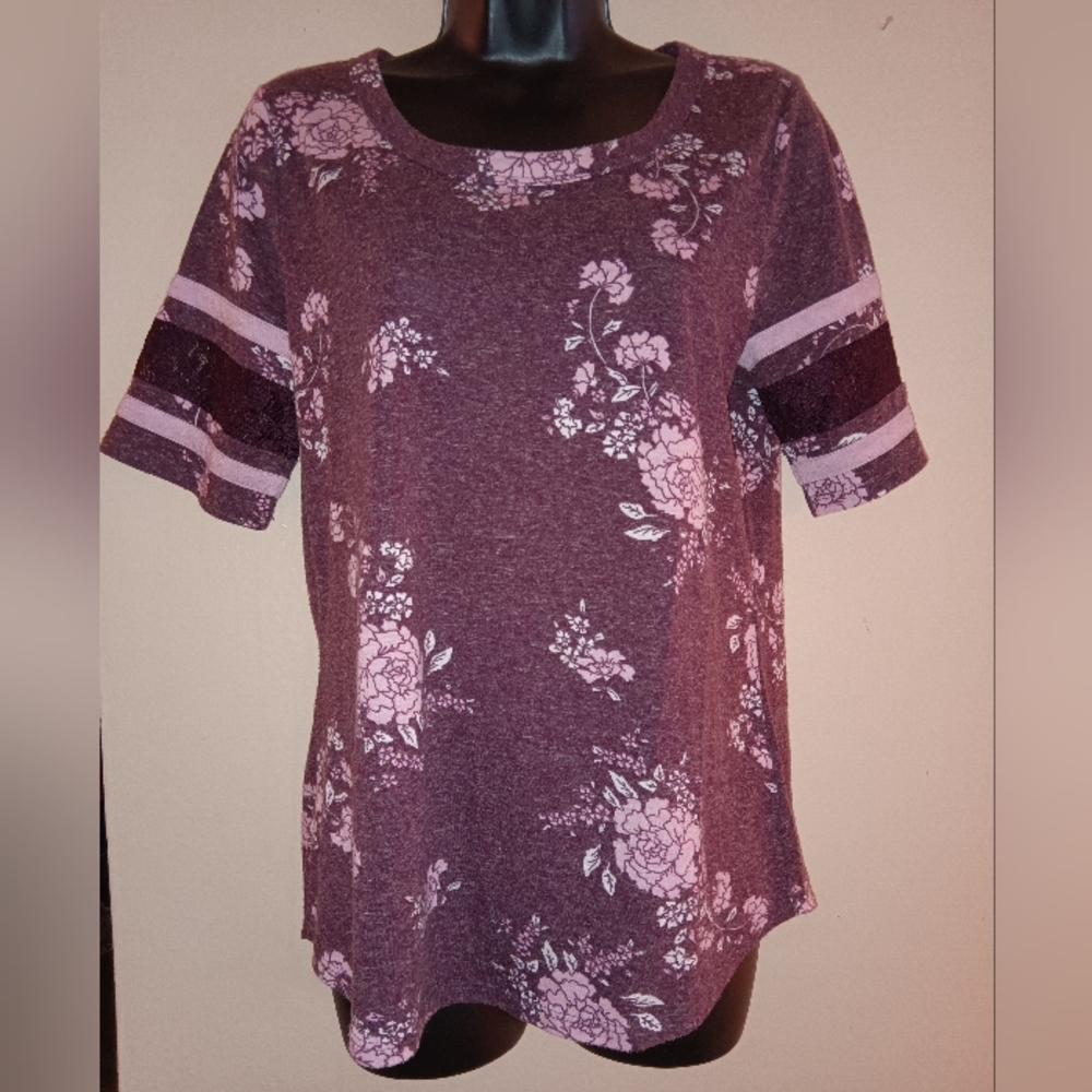 Purple flower top with lace sleeves